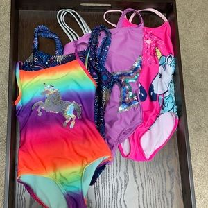 Four girl’s bathing suits 🩱 (XS)